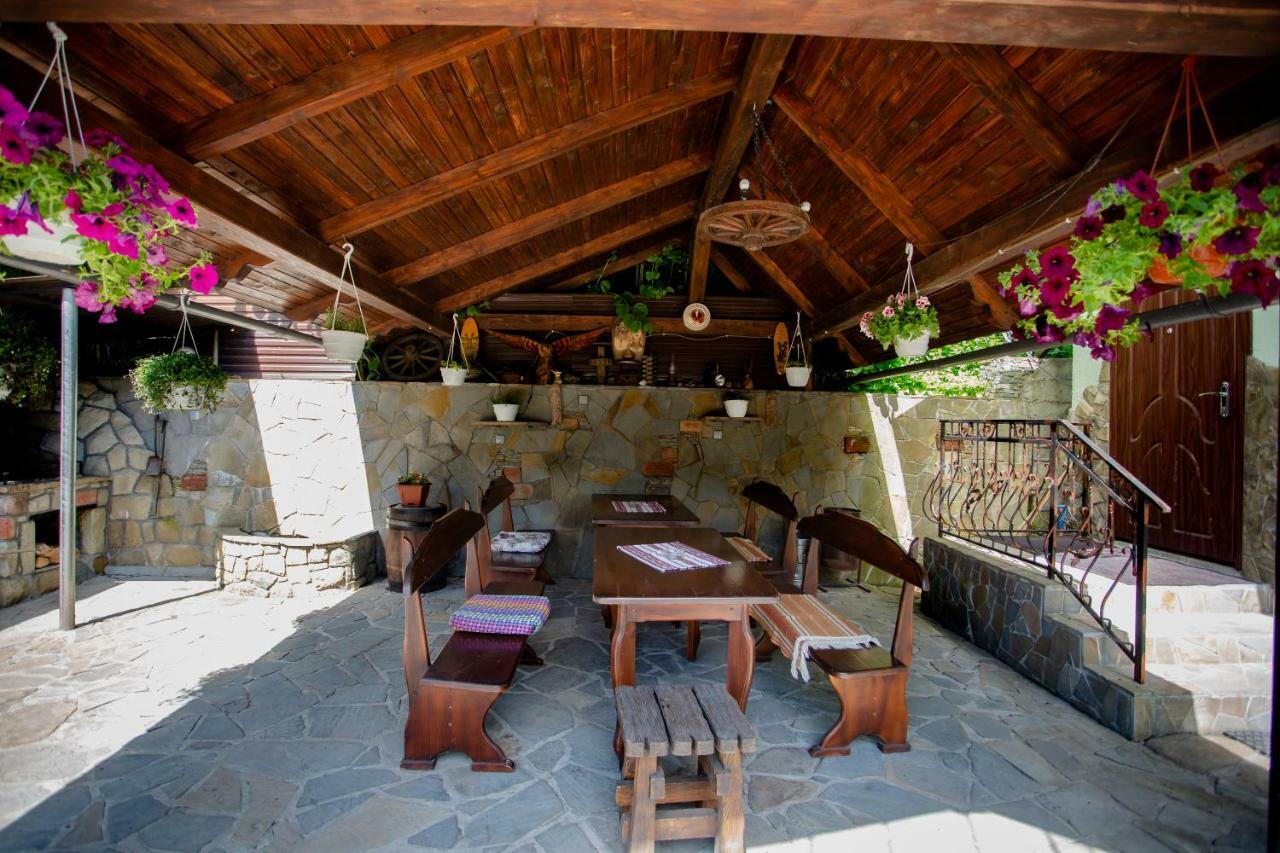 Synyogora Hotel Яремче Екстериор снимка